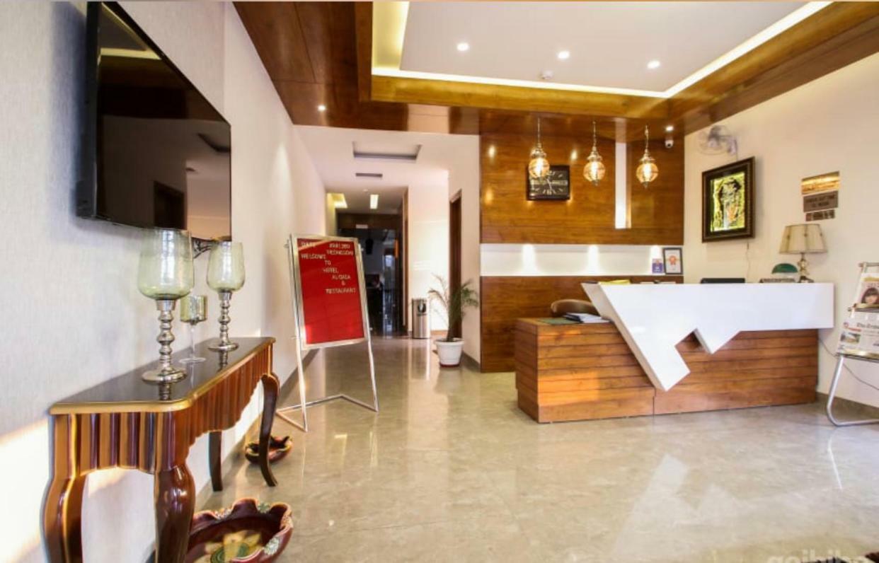 Al-Qasa Hotel Zirakpur Exterior photo